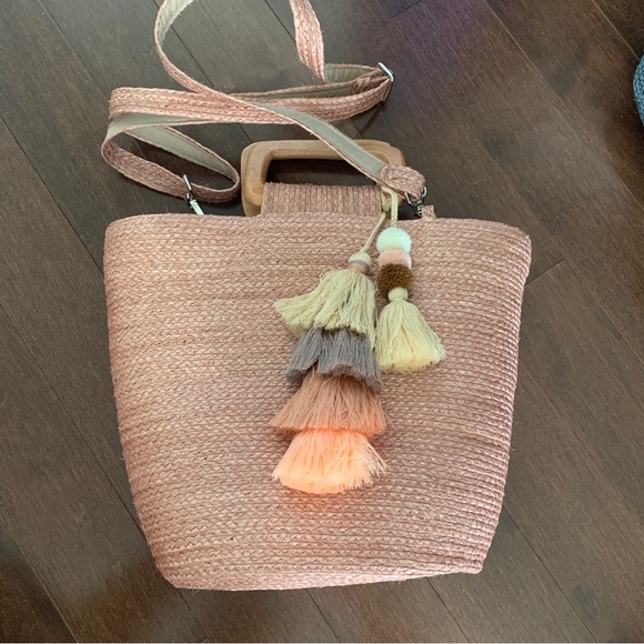 NEW Blush Pink Raffia Basket Crossbody Tote with Colourful Tassel decoration - Picture 5 of 5